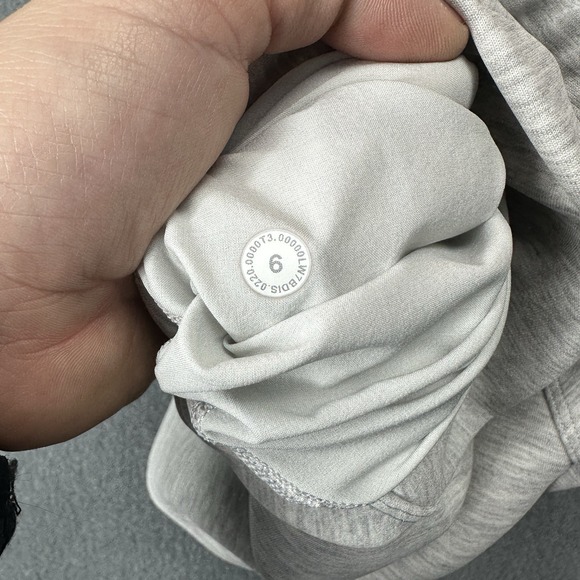 Women Lululemon Softstreme High-Rise Short 4" Heather Gray Size 6 - Picture 9 of 9